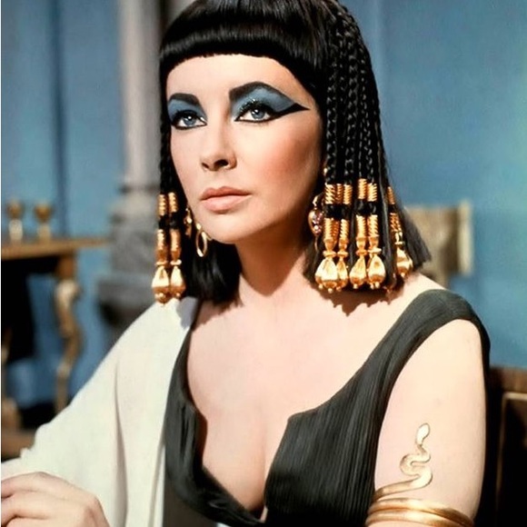 • C O S T U M E S • - Picture 9 of 13